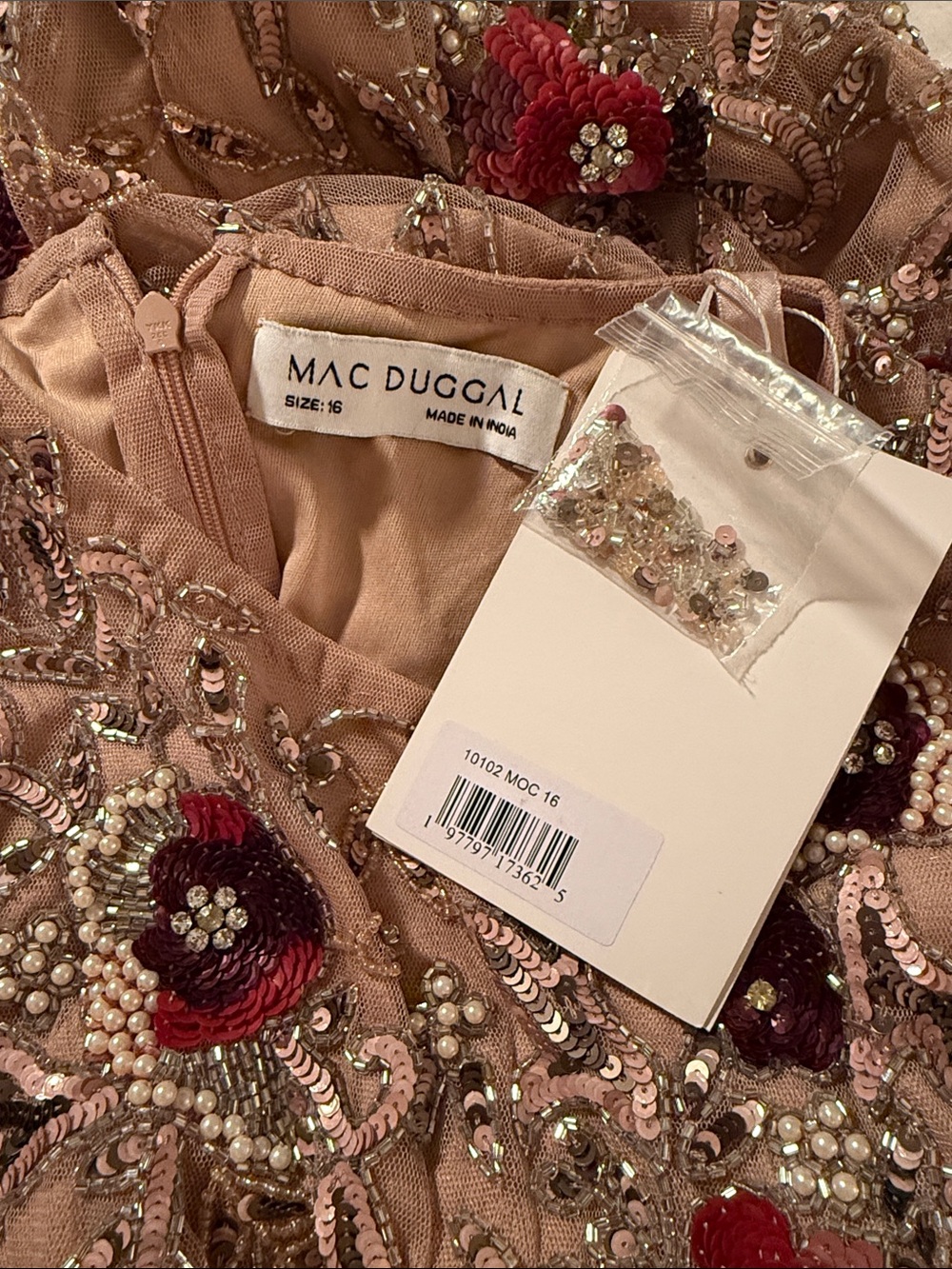 MAC DUGGAL
Beige Floral Embellished Short Sleeve Midi Dress - Picture 13 of 16